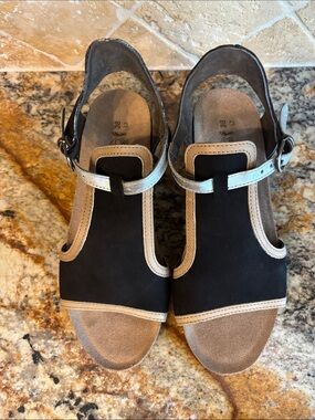 Naot Fiona Black Open-Toe T-Strap Sandals Size 38